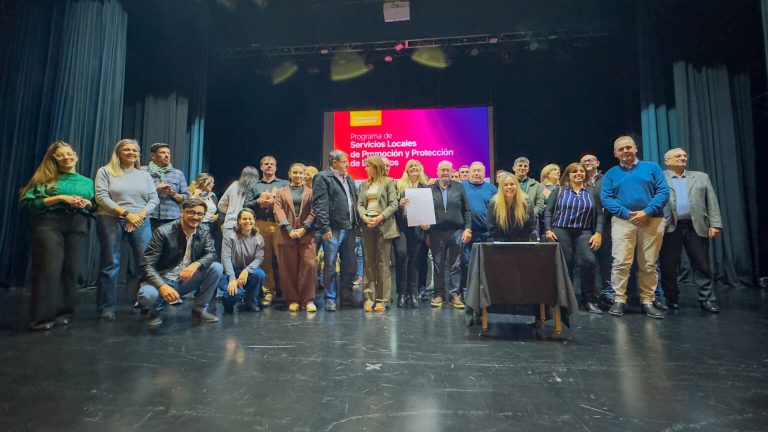Firma de convenios para fortalecer las políticas de niñez